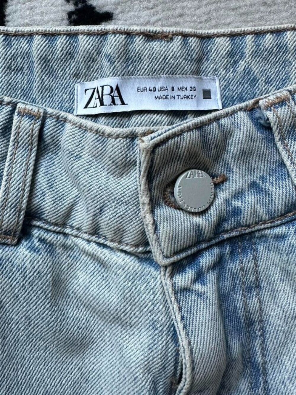 ZARA HIGH WASTED JEANS